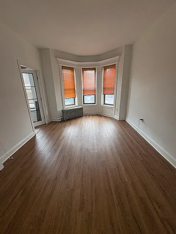210 Schenectady Avenue — Photo 4