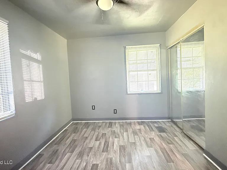 2904 Woodside Dr — Photo 19