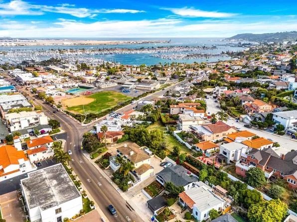 3221 Canon St, San Diego, CA 92106
