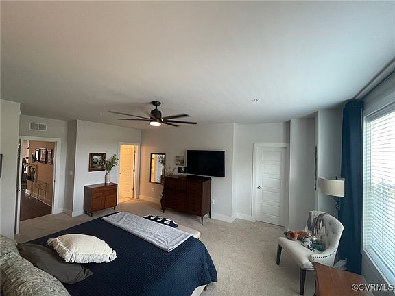 3rd image of 2616 Lassen Walk #A