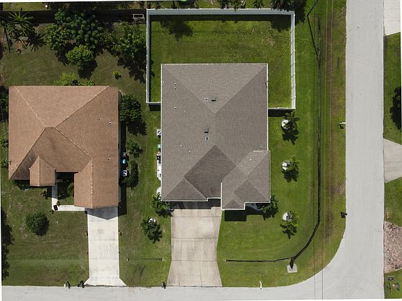 4th image of 1892 SW Altman Avenue