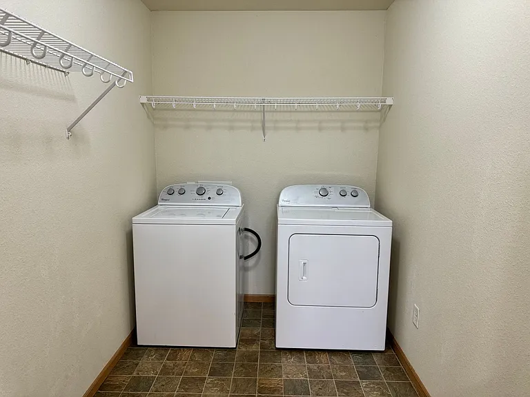 West Lake II Apartments — Photo 11
