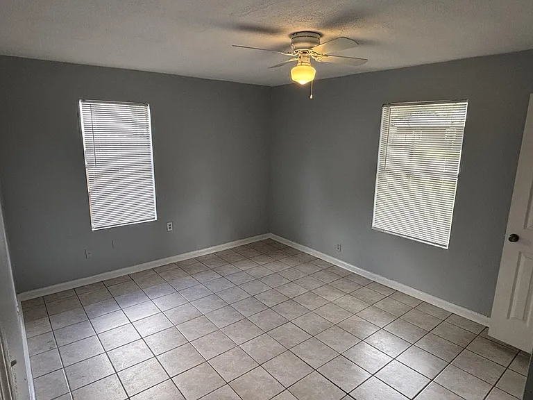 3017 Fern St — Photo 2