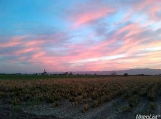 806 Lemon Ave, Patterson, CA 95363