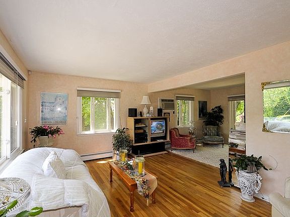 3rd image of 25 Macri Ave