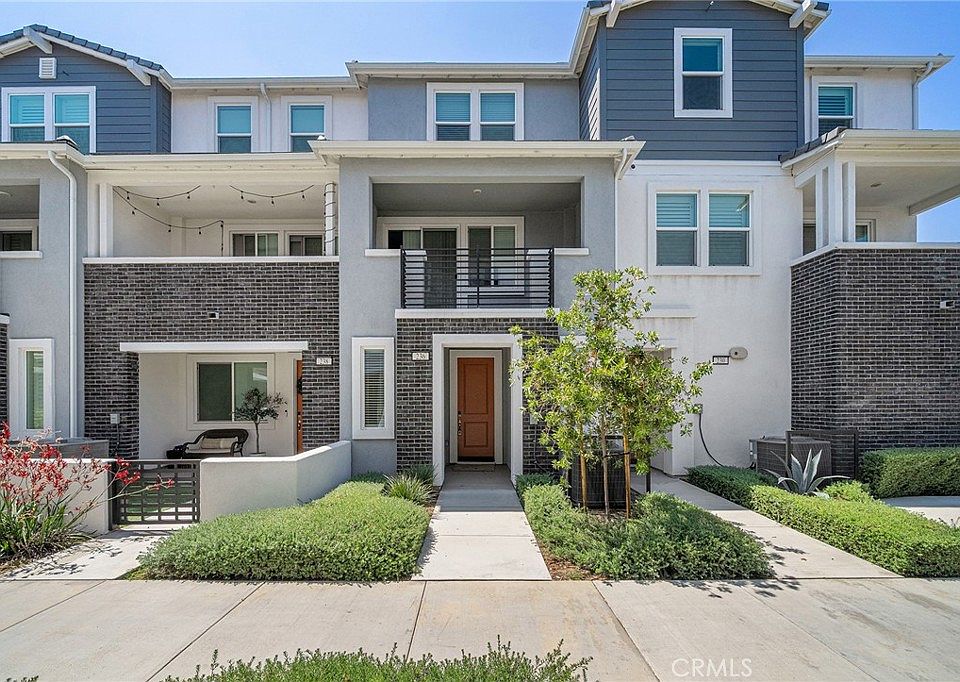 1st image of 236 Lockhart Way
