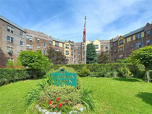 Sold by Exclusive Properties Sotheby's International Realty | media 21