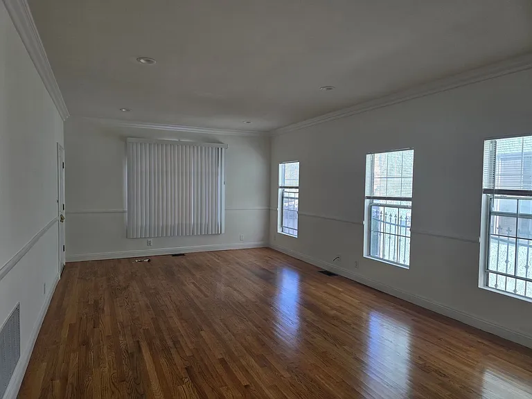357 N Ogden Dr — Photo 6