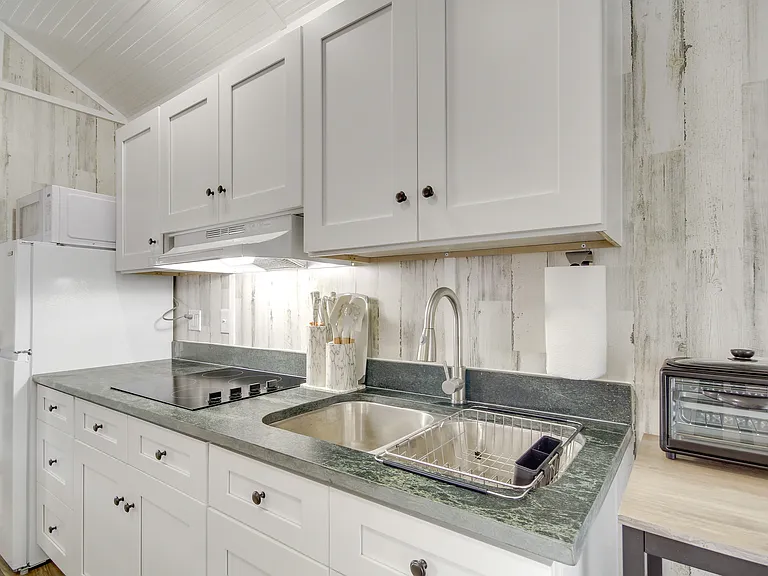Tiny Apartment Rentals — Photo 14