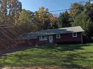 10 Helen Dr, Southampton, MA 01073