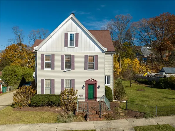 315 S Chestnut St, Derry, PA 15627