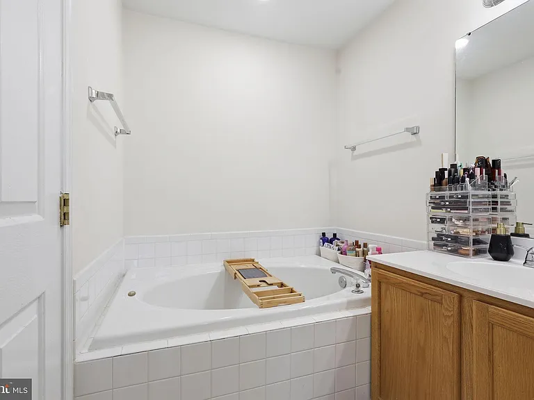 4123 Cressida Pl #G — Photo 15