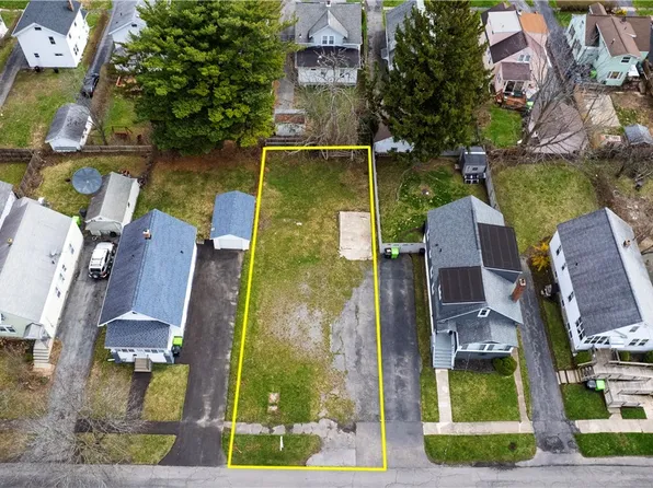 410 Kenwick Dr #16, Syracuse, NY 13208