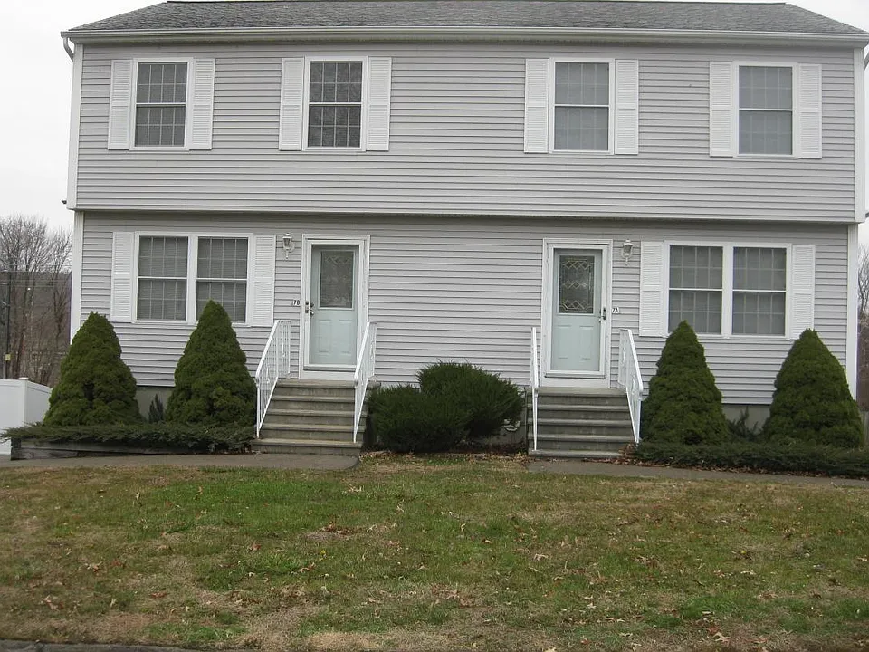 7 Donna Ln