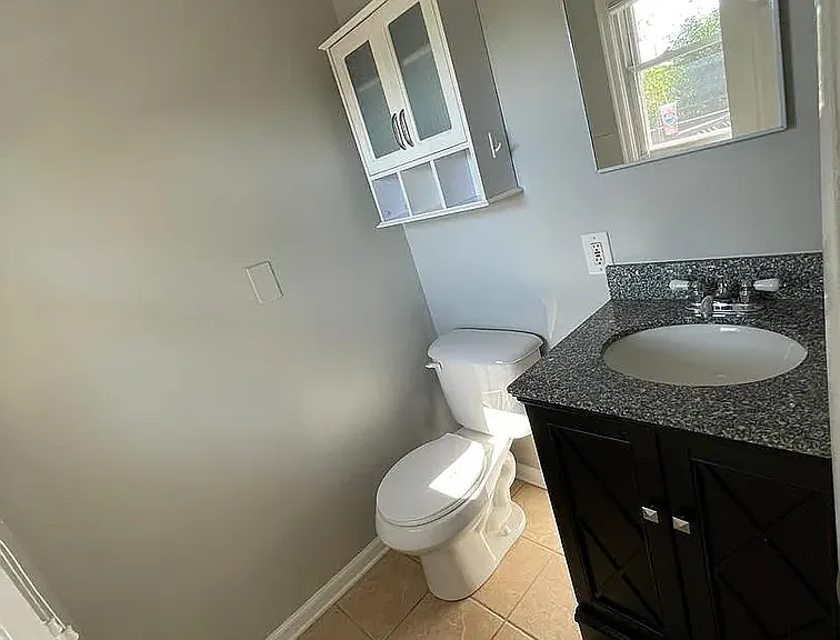 1210 Fairlane Dr — Photo 2