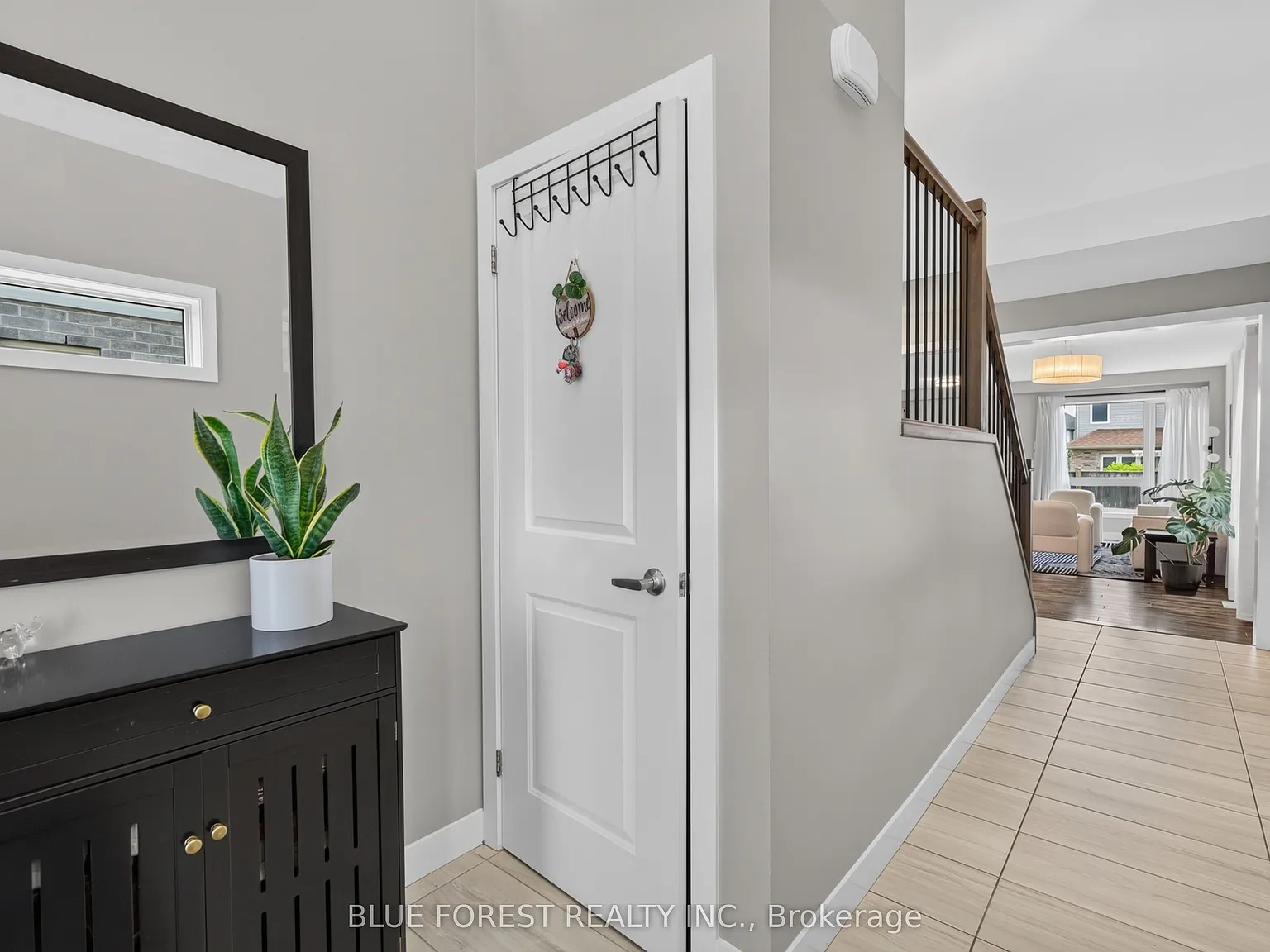 4 bed, $3,000 — Photo 2