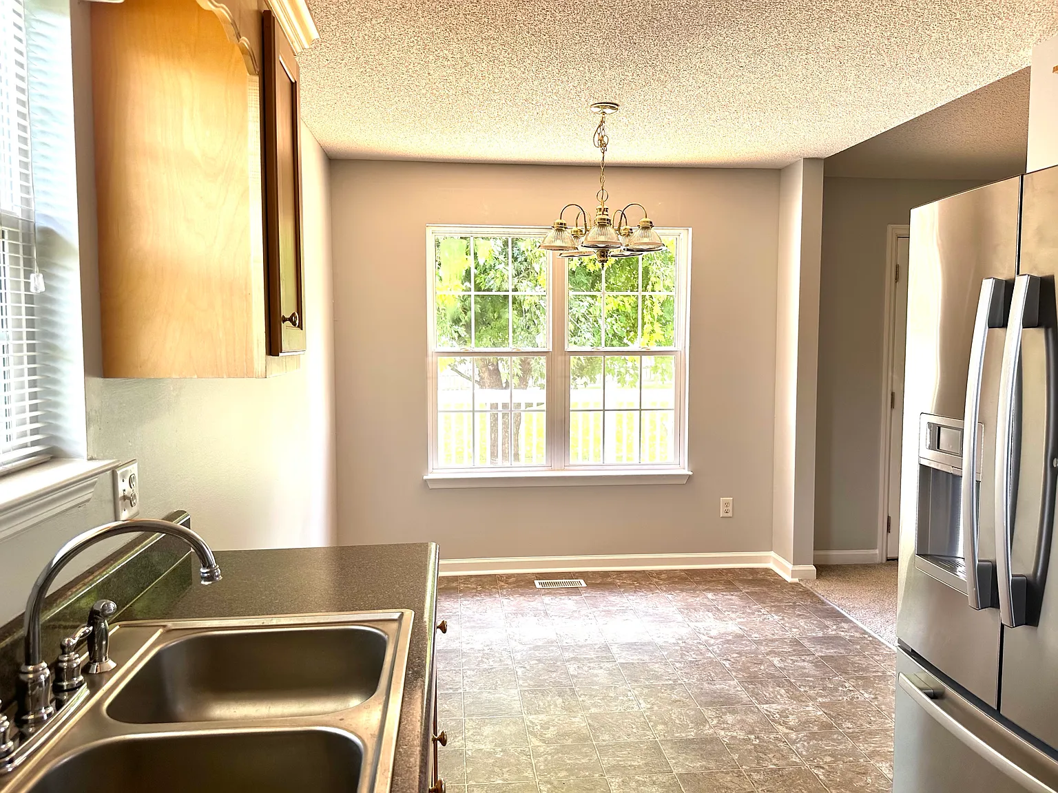 3 bed, 1582 sqft, $2,400 — Photo 4