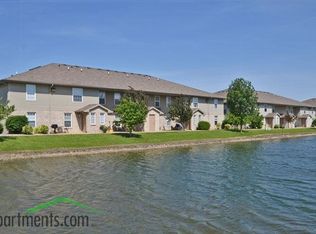 2404 Heathrow Dr APT 1, Champaign, IL 61820