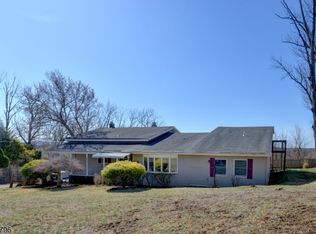 15 Sunrise Ln, Lincoln Park, NJ 07035