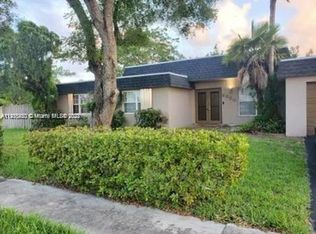 6900 NW 82nd Ct, Tamarac, FL 33321