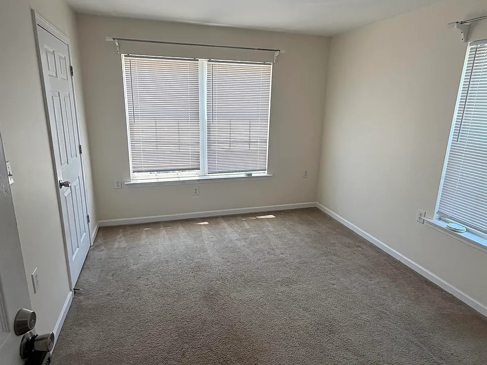 121D University Village Dr
