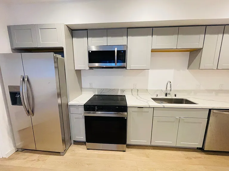 1707 Brockton Ave #14 — Photo 3