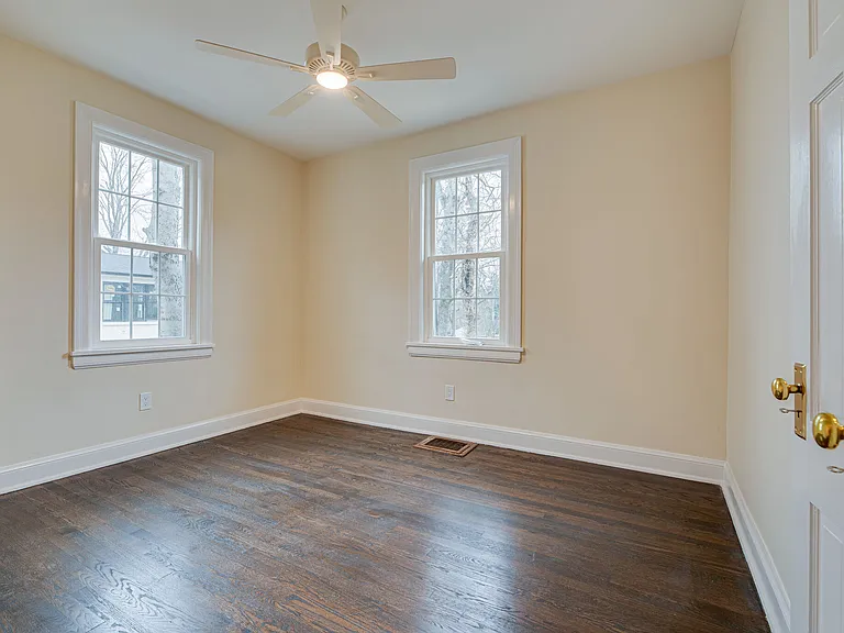 1109 Graybar Ln #A — Photo 6