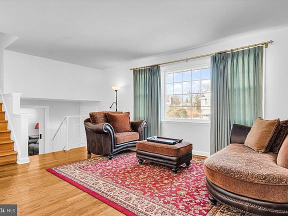 4th image of 2036 Floral Dr