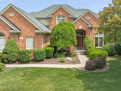 48226 Hill Top Dr E, Plymouth, MI, 48170