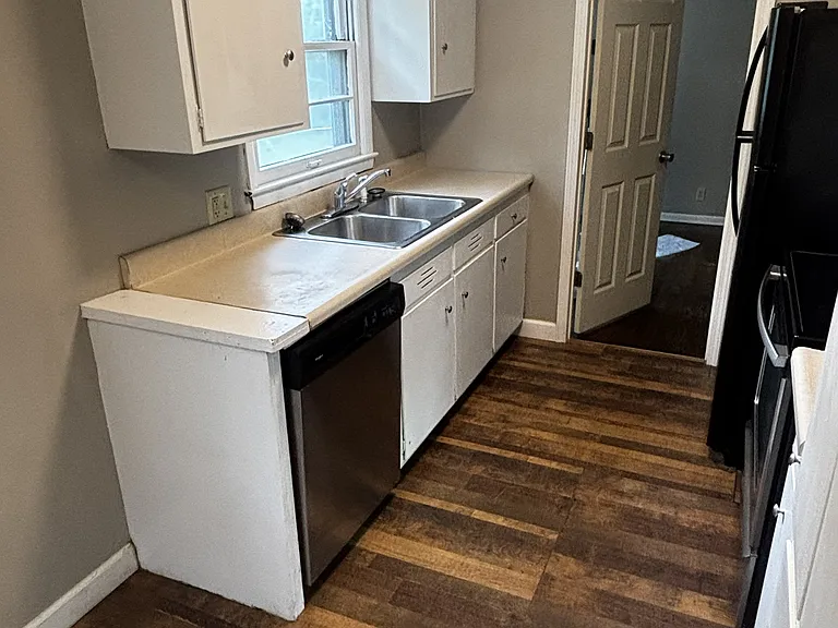 1713 Cole Creek Dr — Photo 3
