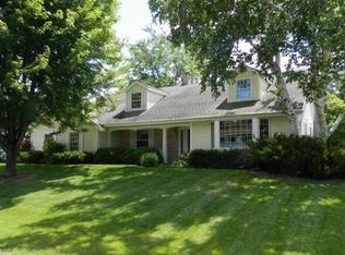 1306 Carlin Ct, Burlington, WI 53105