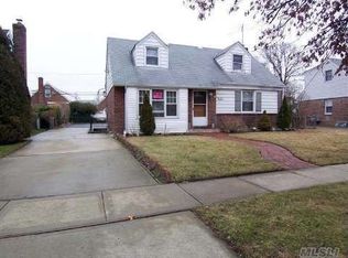 291 N Cottage St, Valley Stream, NY