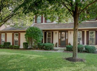 1895 Somerset Ln, Wheaton, IL 60189