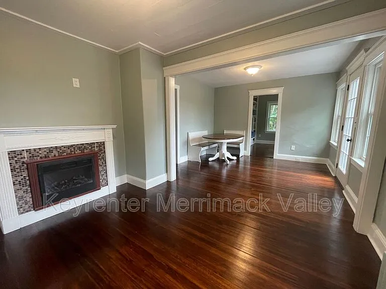 13 N Main St — Photo 1