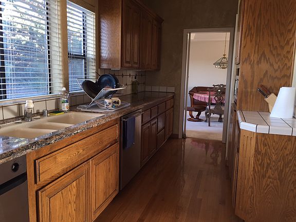 4th image of 21 Keith Dr