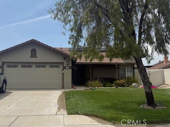 7670 Stoney Creek Ct, Highland, CA 92346