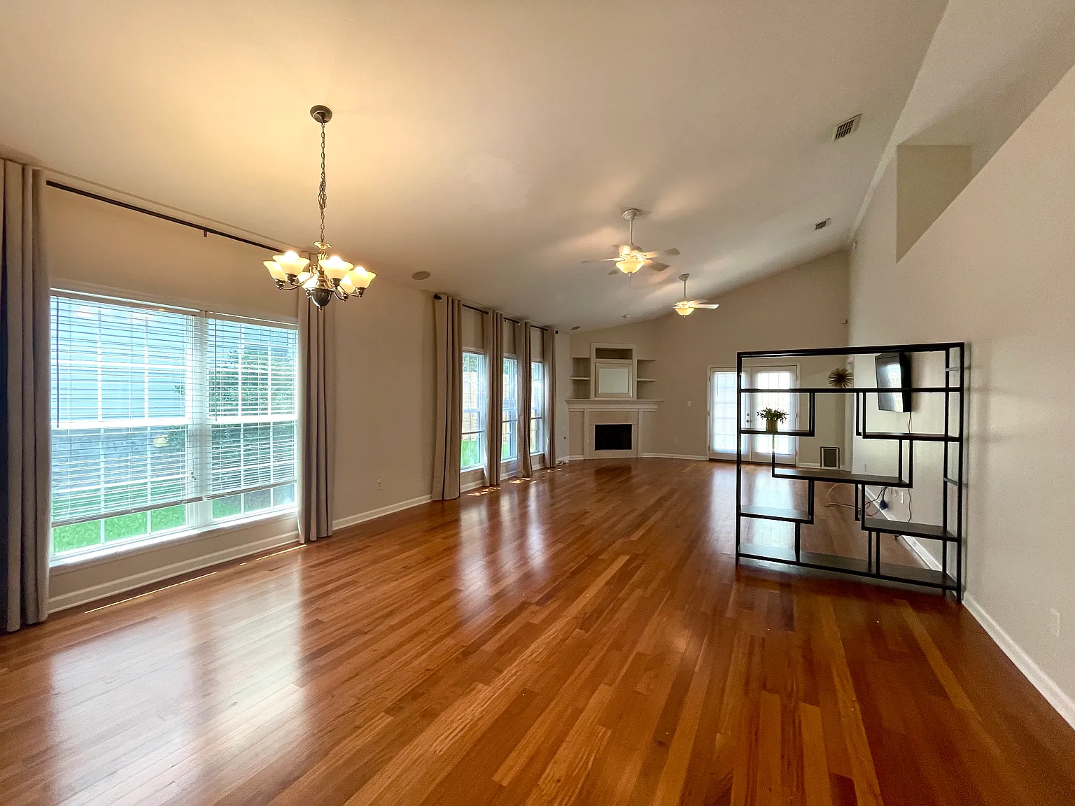 2876 Alexis Ln — Photo 3