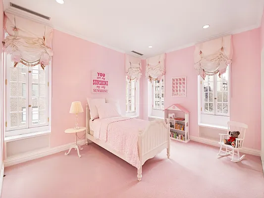 Sold by Sotheby's International Realty | media 9