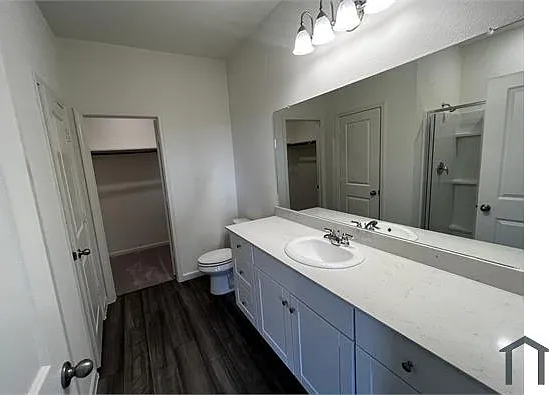 1230 Lambert Dr #L — Photo 9