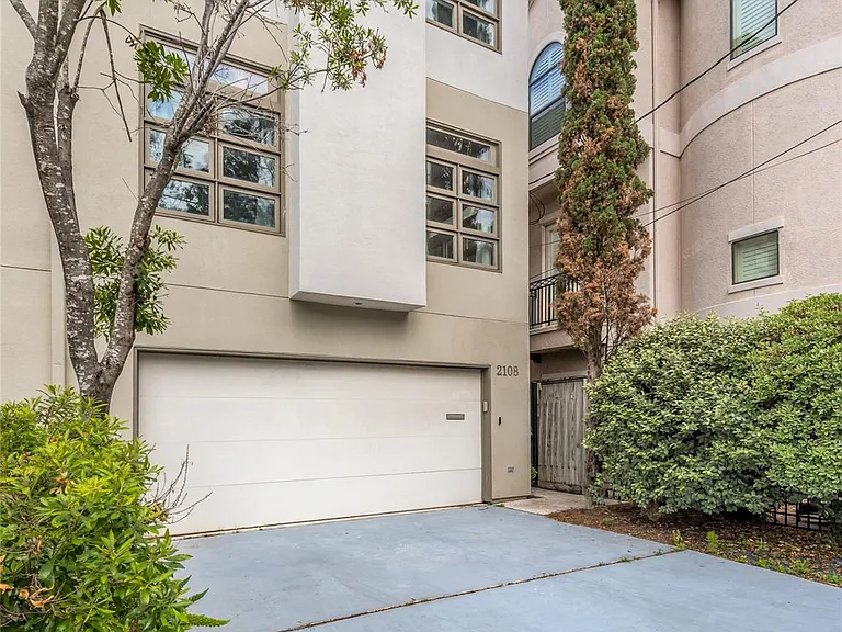 2108 Driscoll St — Photo 49