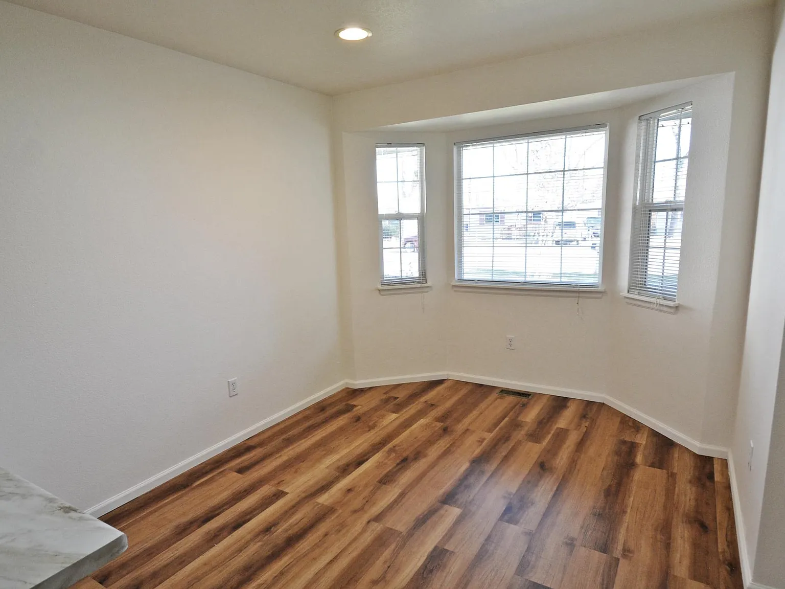 3 bed, 1350 sqft, $2,600 — Photo 3
