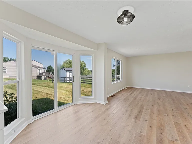 2127 Algiers St — Photo 8
