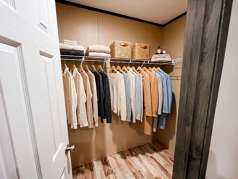 Hermosa Estates — Photo 9