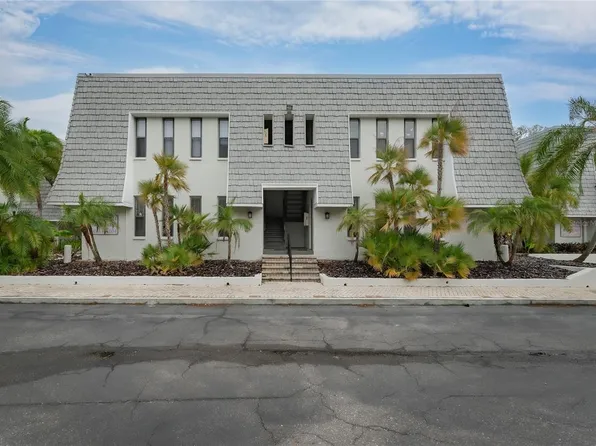 704 Lyndhurst St, Dunedin, FL