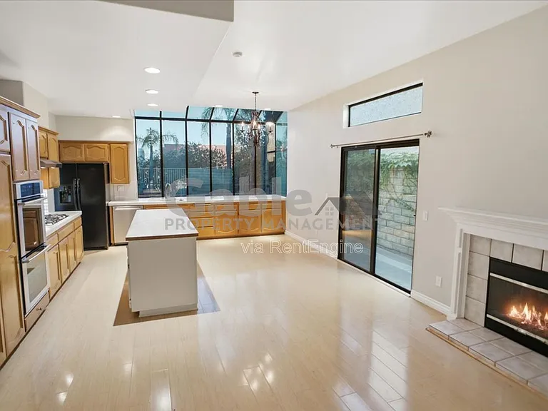25344 Irving Ln — Photo 7