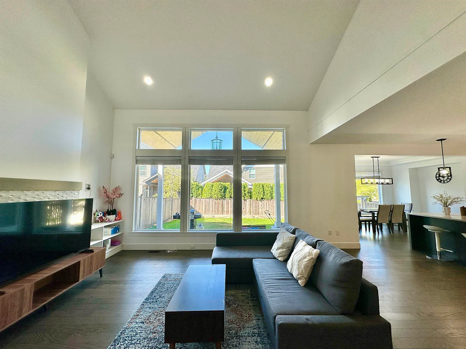 7 bed, 3500 sqft, $5,500 — Photo 3