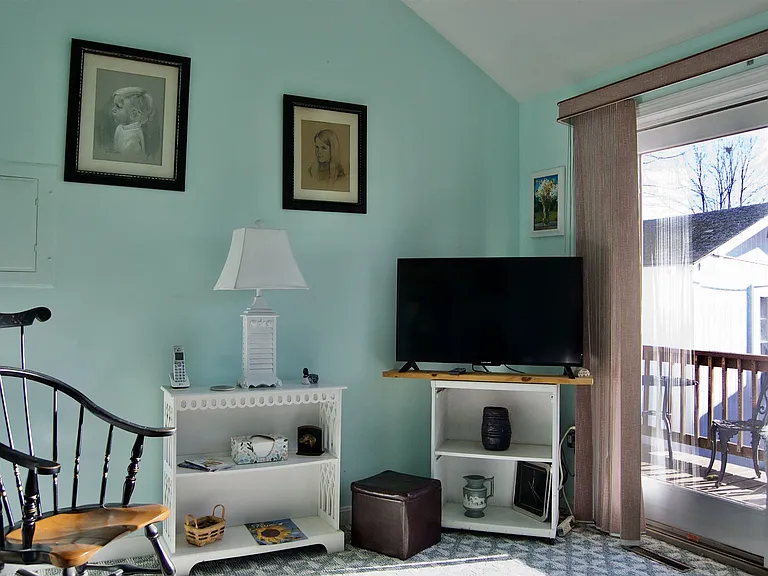 10 Power Ave — Photo 17