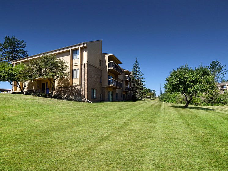 Cozy Building Exterior at Franklin River Apartments, Southfield, MI 48034