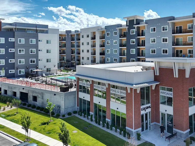 Skyline Peaks Apartments — Photo 49