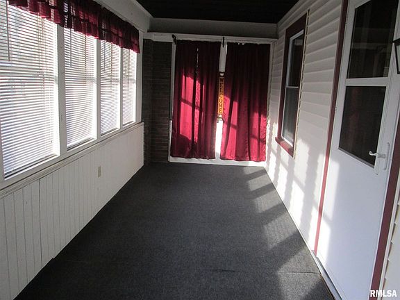 3rd image of 719 W Corrington Ave